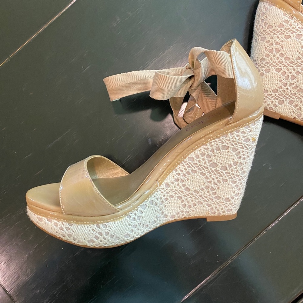 Me Too Platform Lace Wedge Heels - Picture 8 of 11